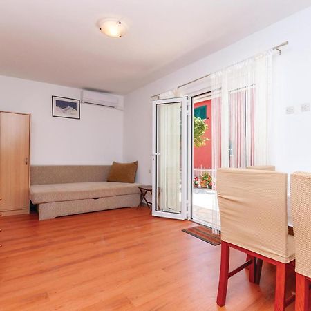 Beautiful Apartment In Jadrija With Kitchen Esterno foto